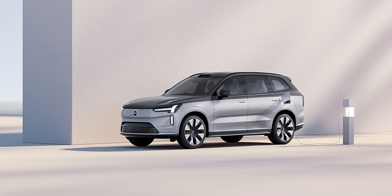Silver Volvo EX90 Exterior Front Static