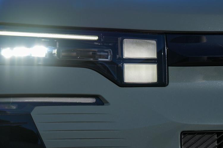 4079461 170kW Plus Long Range 97kWh 5dr Auto