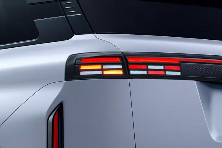 4064277 1.5T SHS-H Pure 5dr Auto