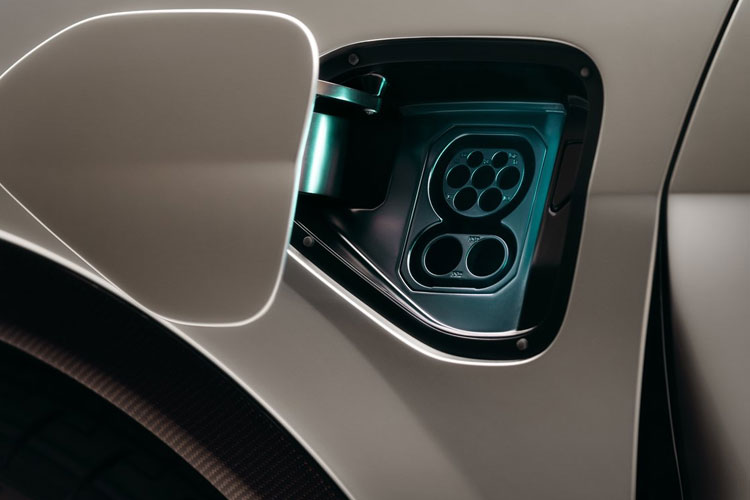 3954871 450kW 600 GT 112kWh 5dr Auto