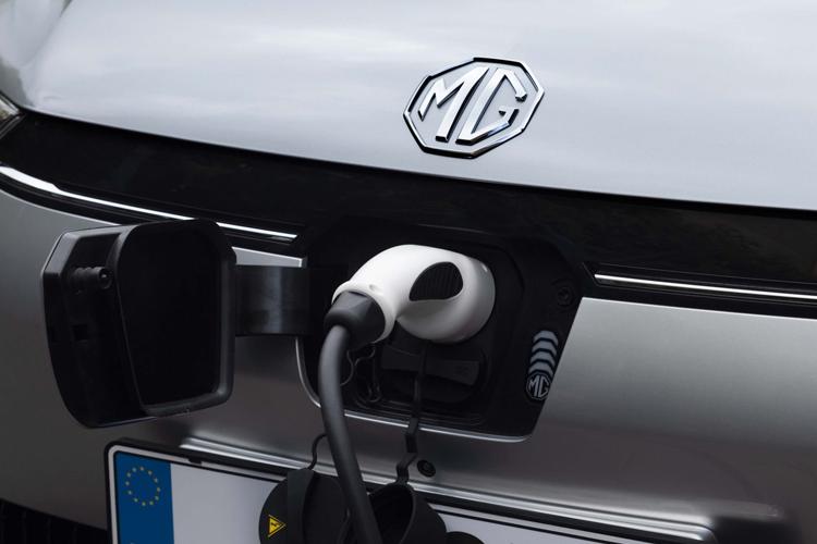 3958040 115kW Trophy EV Long Range 61kWh 5dr Auto