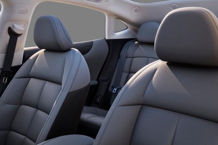 4077045 217kW Standard Range 75kWh 5dr Auto