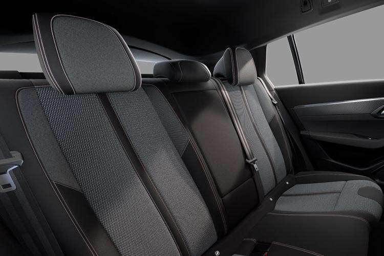 3734068 1.6 Hybrid 225 GT 5dr e-EAT8