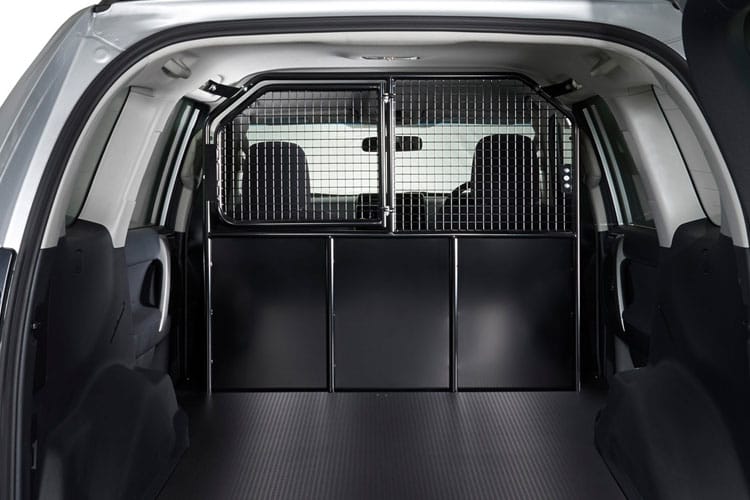 3942537 2.8 D-4D 204 Invincible 5dr Auto 7 Seats