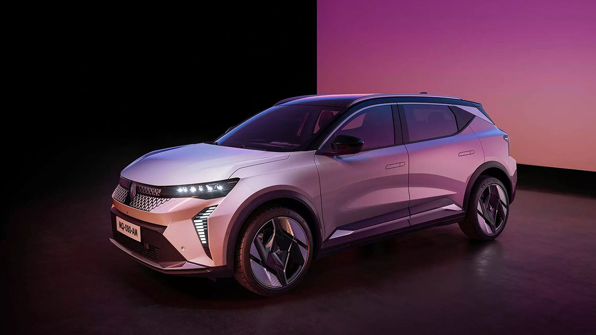 White Renault Scenic E-Tech Exterior Front Static