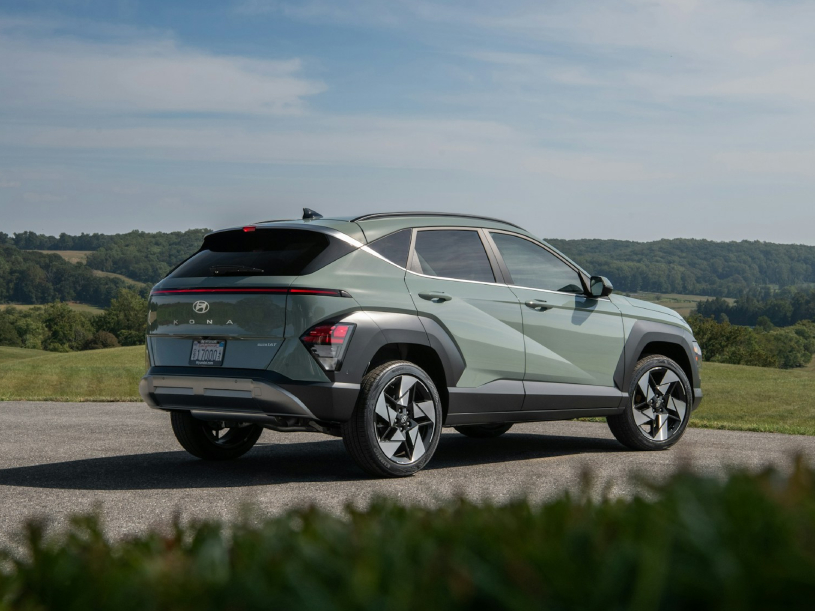 Green Hyundai Kona Exterior Rear Static in Countryside